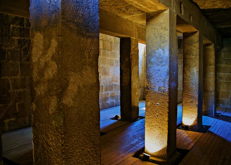 Tombs of the pyramid builders, including the tomb of Petety