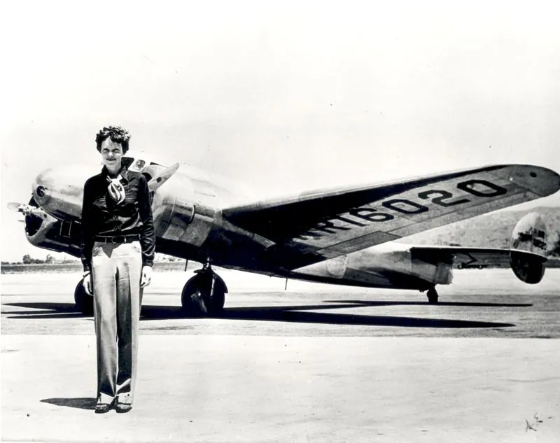 Lockheed 10-E Electra NR16020: picture