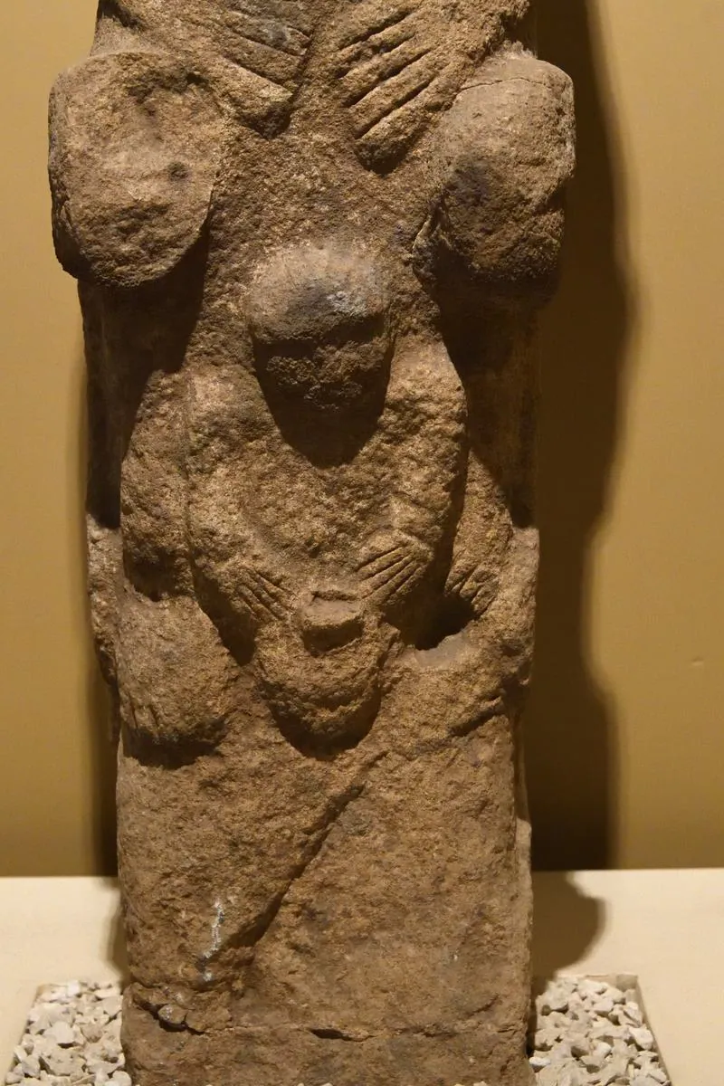The Göbekli Tepe "totem pole": photo