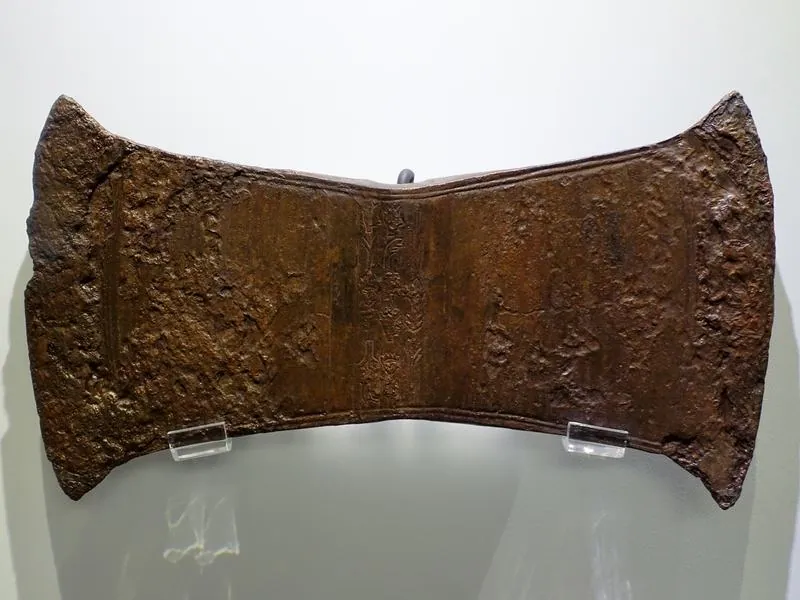 The Arkalochori axe: photograph