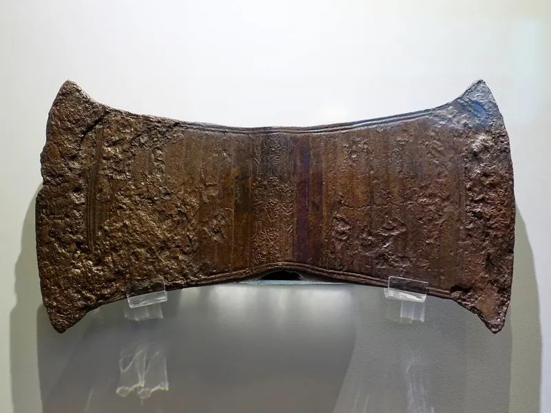 The Arkalochori axe: photograph