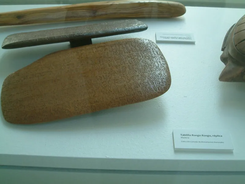 A replica of a rongorongo tablet in the Museo de la Moneda, Santiago.