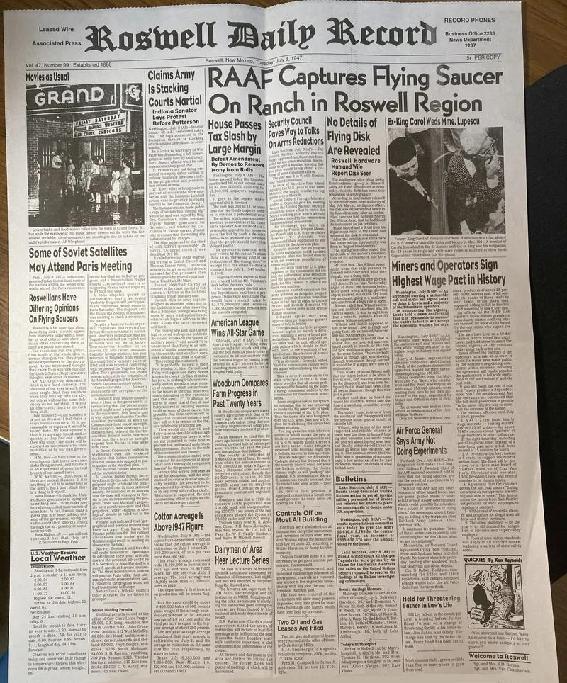 Roswell Daily Record, 8 July 1947, front page: photograph
