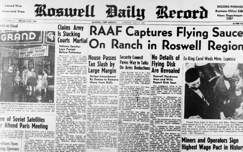 Roswell Daily Record, 8 July 1947, front page: photograph